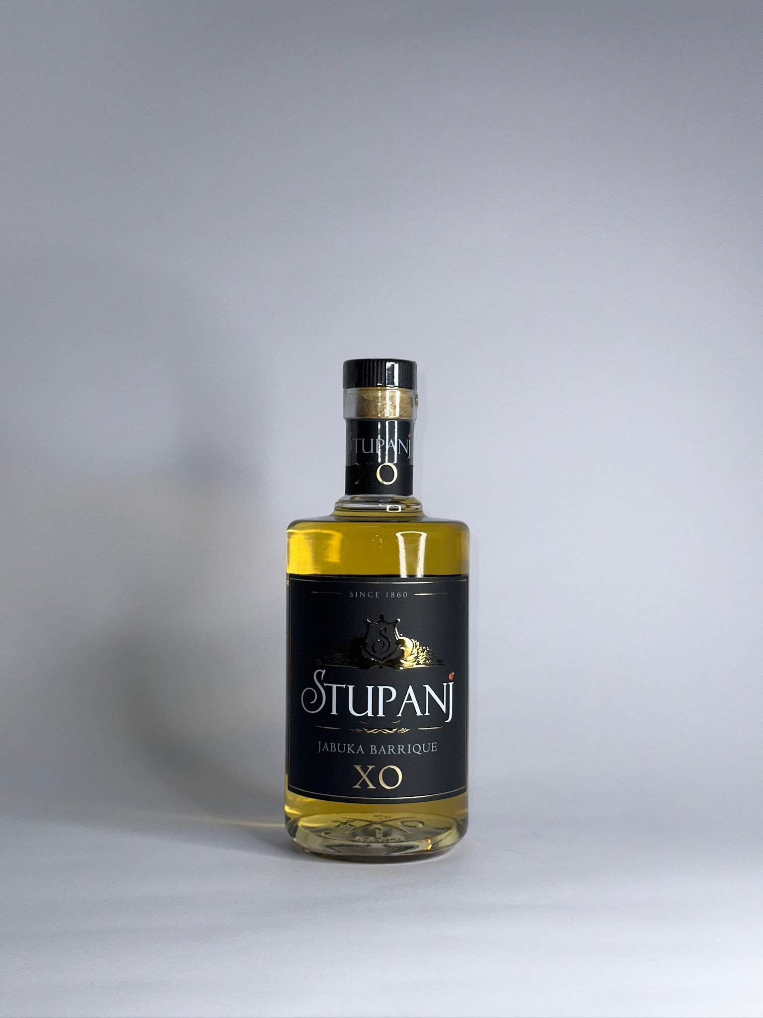 rakija od jabuke odlezala u hrastovim buradima