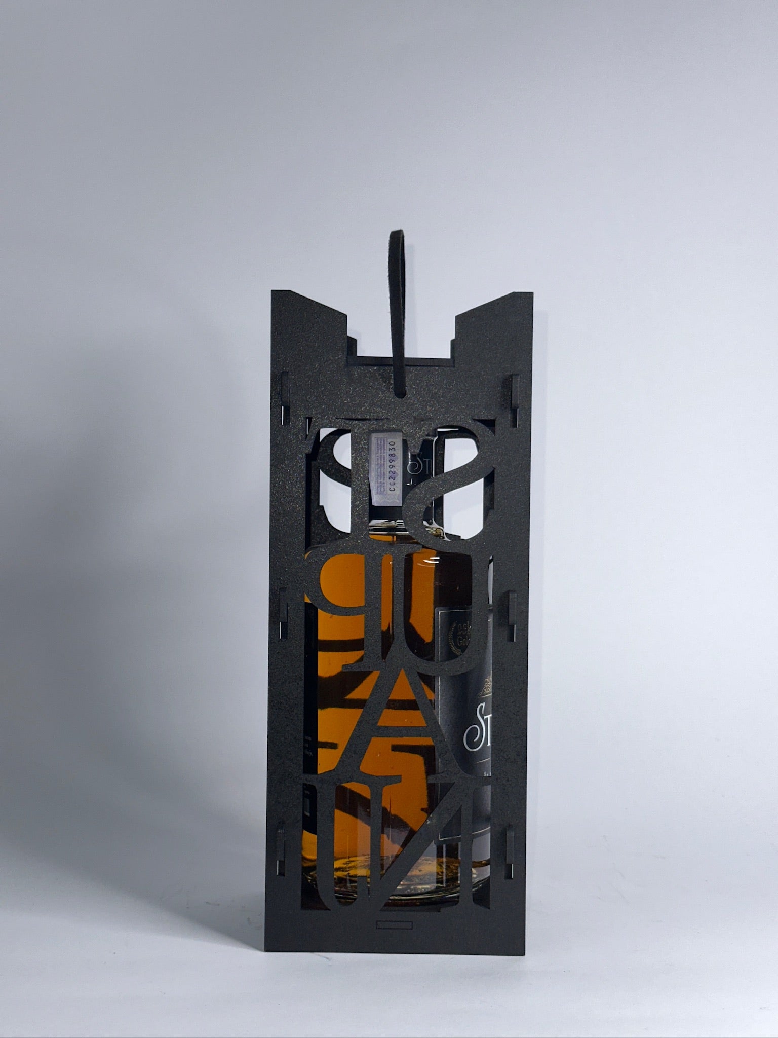 rakija u drvenoj kutiji